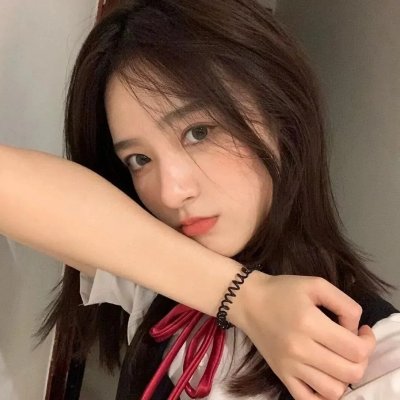 坐推土机的少女剧照